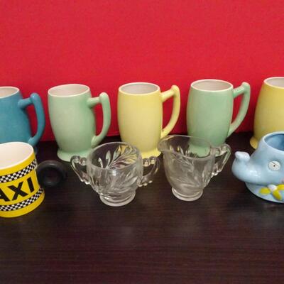 LOT 634  MUGS AND GLASSWARE