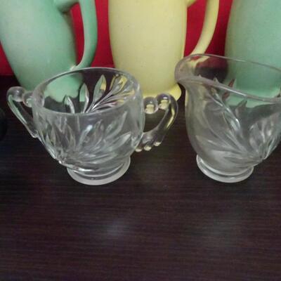 LOT 634  MUGS AND GLASSWARE