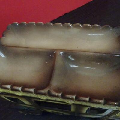 LOT 635. CREAMER SUGAR SET AND  PORCELAIN CARRIAGE