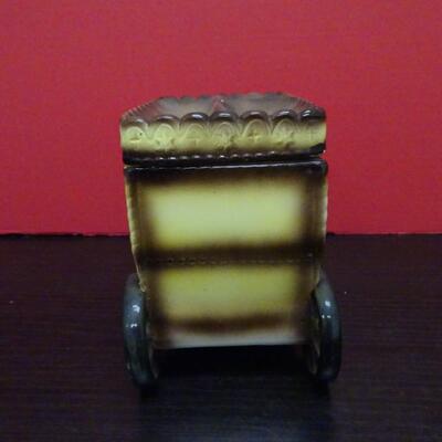 LOT 635. CREAMER SUGAR SET AND  PORCELAIN CARRIAGE