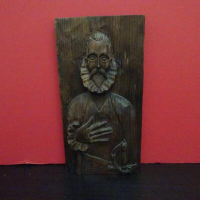 LOT 638. CARVED WOOD WALL DECOR