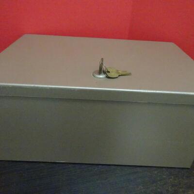 LOT 639. ANKLE WEIGHTS NEW IN PACKAGE, VINTAGE STORAGE BOX WITH KEY, MISC.