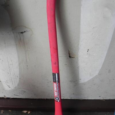 LOT 133  YARD TOOLS