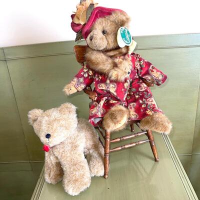 Lot 123 Small Hen in the Holly Designs Bear + Bearington Bear and Chair