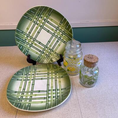 Lot 130 Santa Anita Ware California 2-12" Hawaiian Luau Green Bamboo 2 Covered Jars