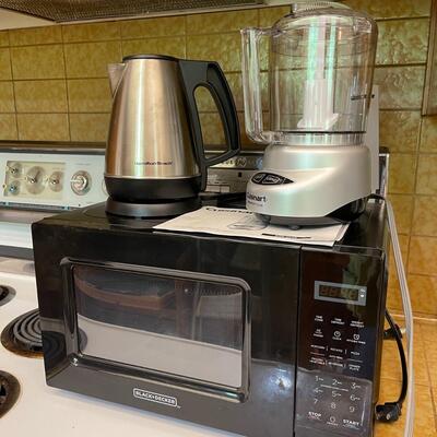 Lot 139 Black & Decker Microwave + Hamilton Beech Hot Pot + Cuisinart Mini Processor