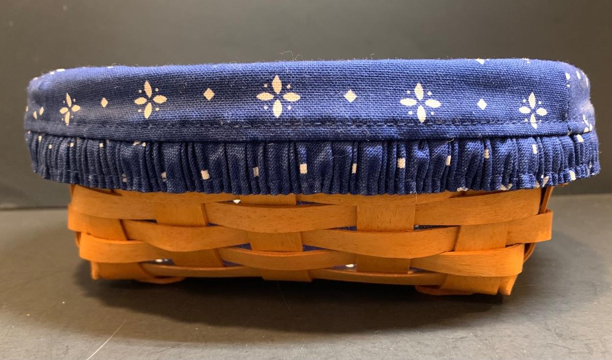 LOT 20 Longaberger Gathering Basket Signed by Jeff Longaberger & Round