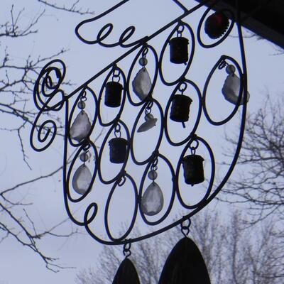 LOT 138  OUTDOOR DECOR