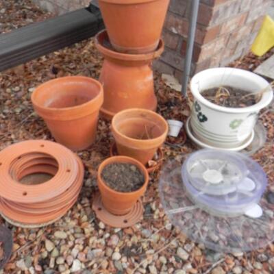 LOT 139  PLANTING POTS