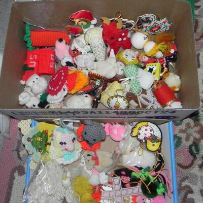 LOT 142 CHRISTMAS ORNAMENTS
