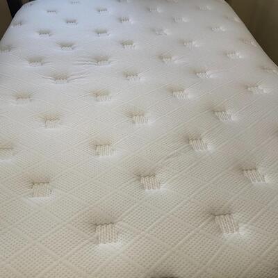 Queen mattress and box spring