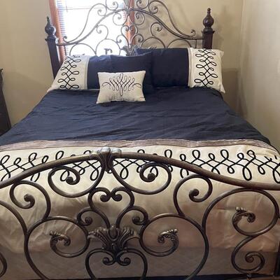 King comforter and pillows only