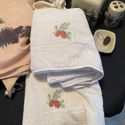 Acorn bathroom set