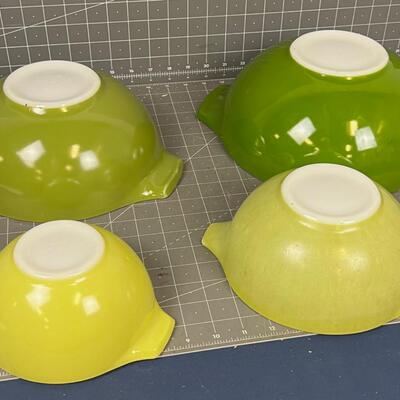 4 Pyrex Green Nesting Bowls 