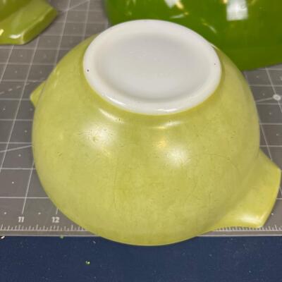 4 Pyrex Green Nesting Bowls 