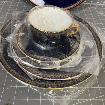 Romanov from Thailand China Set BLUE (6 piece place setting) 