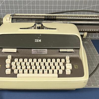 IBM  Electric Typewriter Model II 
