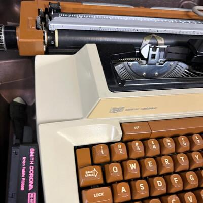 Smith Corona Eclectic Typewriter 2200 Model 
