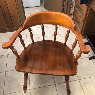 maple round or oval table (3 leaves) with 6 barrel back chairs