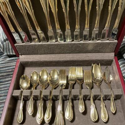 Farberware flatware set