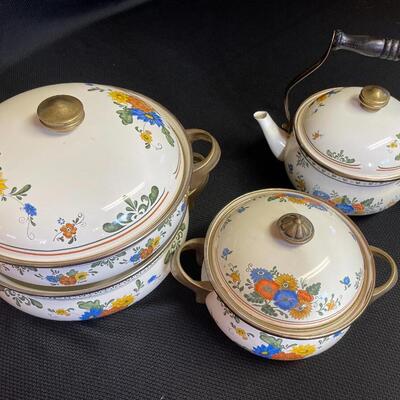 Floral cookware set