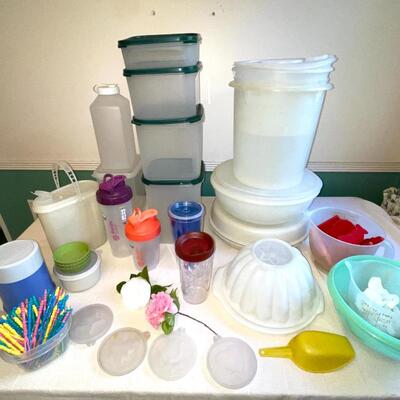 Lot 149 Large Group Tupperware Plastic Kitchen Molds Scoops Storage Picks