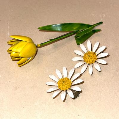 Lot 159 Vintage Enamel Tulip Pin & Daisy Clip Earrings
