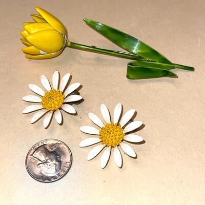 Lot 159 Vintage Enamel Tulip Pin & Daisy Clip Earrings