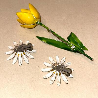 Lot 159 Vintage Enamel Tulip Pin & Daisy Clip Earrings