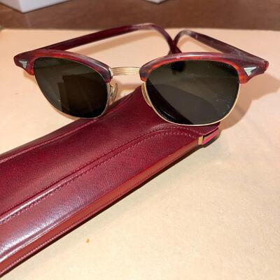 Lot 160 RX Vintage Sunglasses in Leather Case Prescription