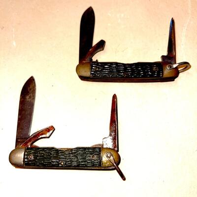 Lot 167 Pair 2 Official Cub Scout Pocket Knives Blade Bottle Opener Awl AS IS
