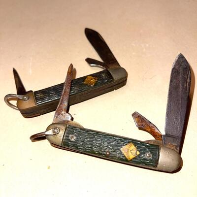 Lot 167 Pair 2 Official Cub Scout Pocket Knives Blade Bottle Opener Awl AS IS