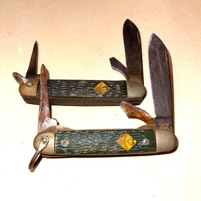 Lot 167 Pair 2 Official Cub Scout Pocket Knives Blade Bottle Opener Awl AS IS