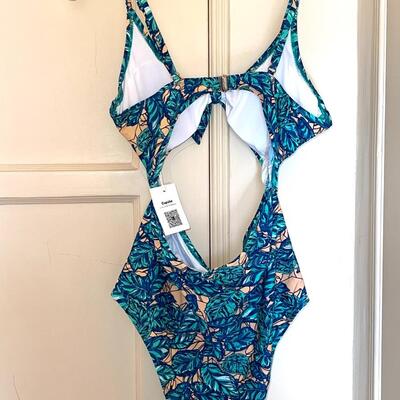 Lot 177 New With Tags "Cupshe" Bathing Suit Size Medium