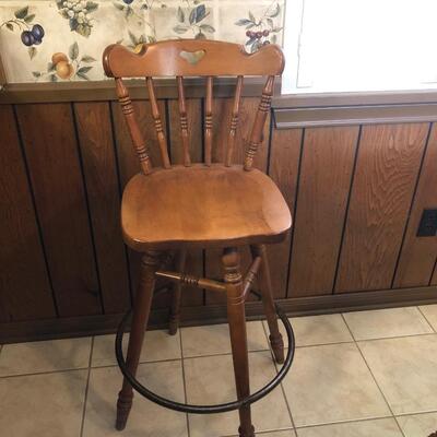 6 colonial swivel barstools spindle back