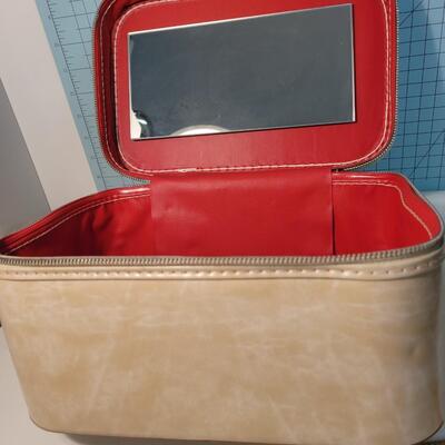 Vtg makeup bag