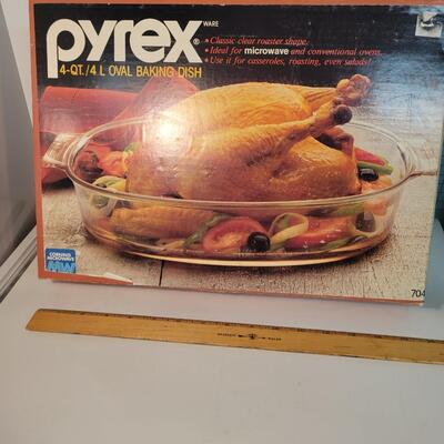 Pyrex oval baking dish number 704
