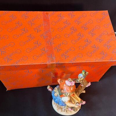 LARGE Hummel Apple Tree Girl mint w box 10.5" TMK-5