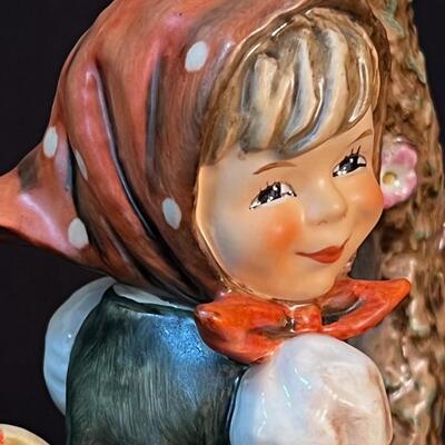 LARGE Hummel Apple Tree Girl mint w box 10.5" TMK-5