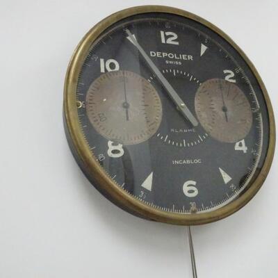 LOT 641 MODERN WALL CLOCK