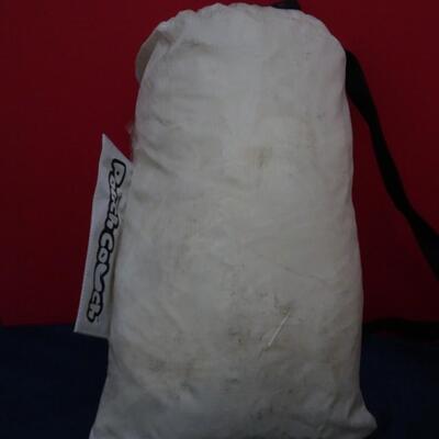 LOT 645. POPCORN MAKER AND POUCH COUCH