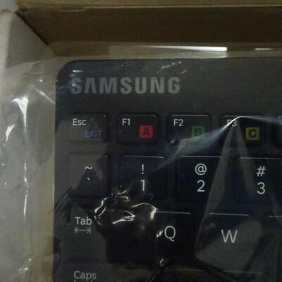 LOT 646. MISC BOOKS, WI FI EXTENDER