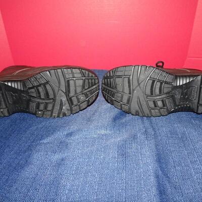 LOT 648. MENS STEEL TOE WORK BOOTS