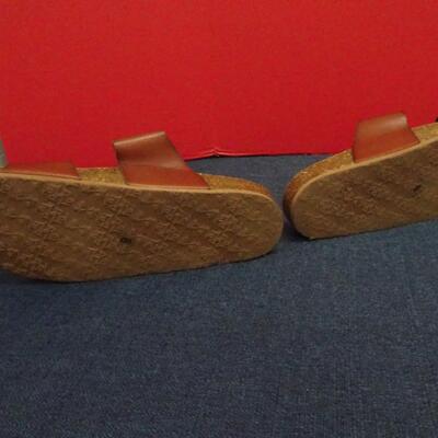 LOT 650. VANS AND SANDALS