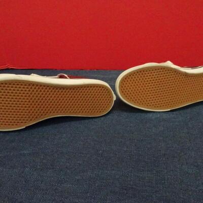LOT 650. VANS AND SANDALS