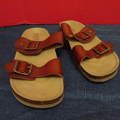 LOT 650. VANS AND SANDALS