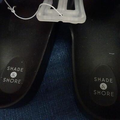 LOT 652. THREE PAIR OF VANS AND SANDALS