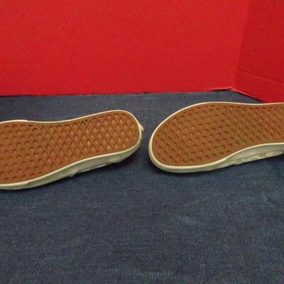 LOT 652. THREE PAIR OF VANS AND SANDALS