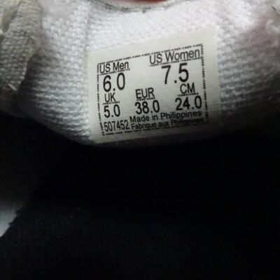 LOT 652. THREE PAIR OF VANS AND SANDALS