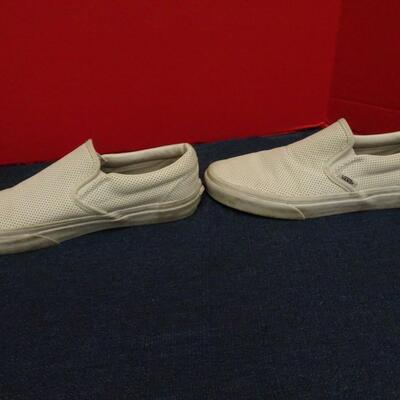 LOT 652. THREE PAIR OF VANS AND SANDALS